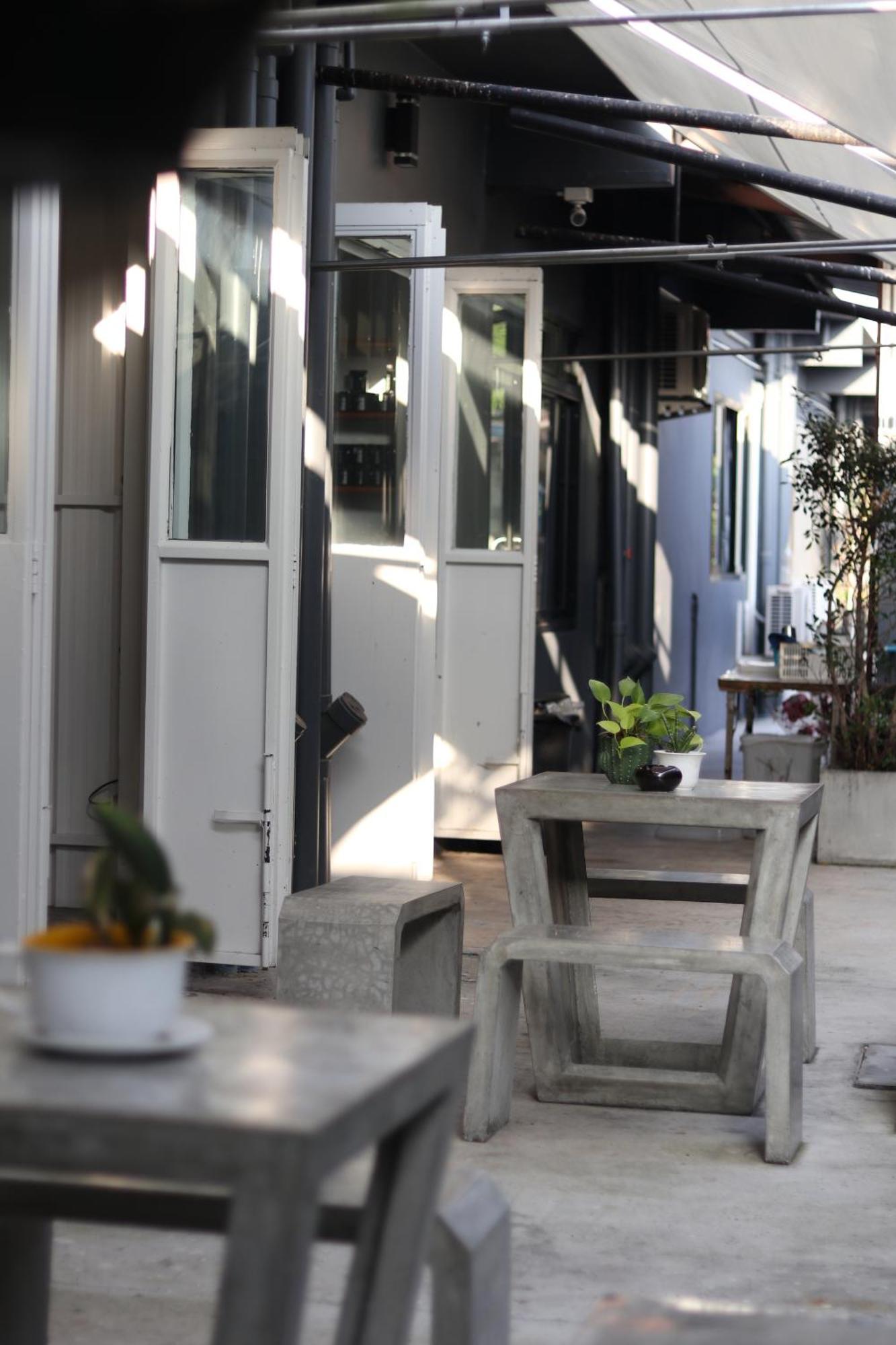 Blu Monkey Hub & Hotel Surat Thani Buitenkant foto
