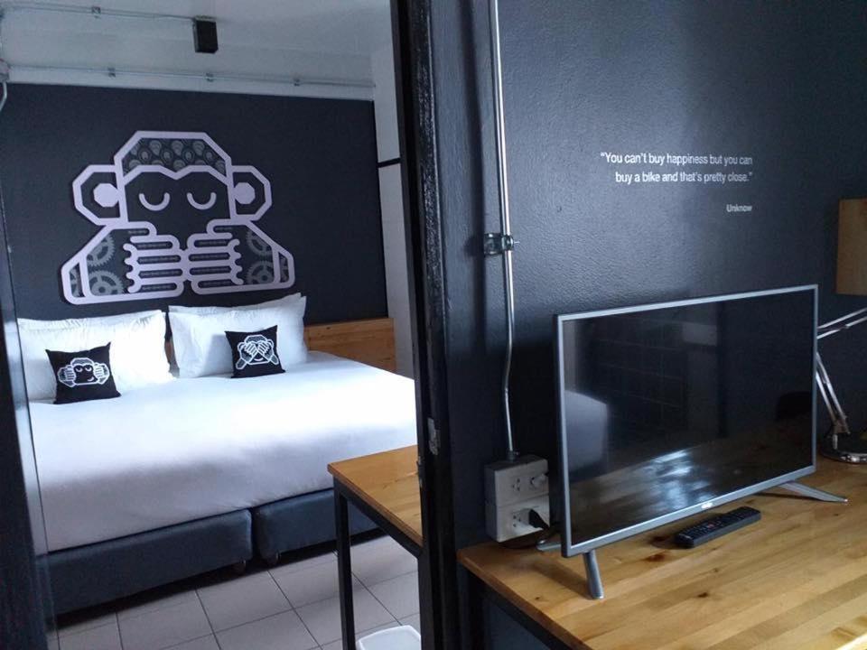 Blu Monkey Hub & Hotel Surat Thani Buitenkant foto