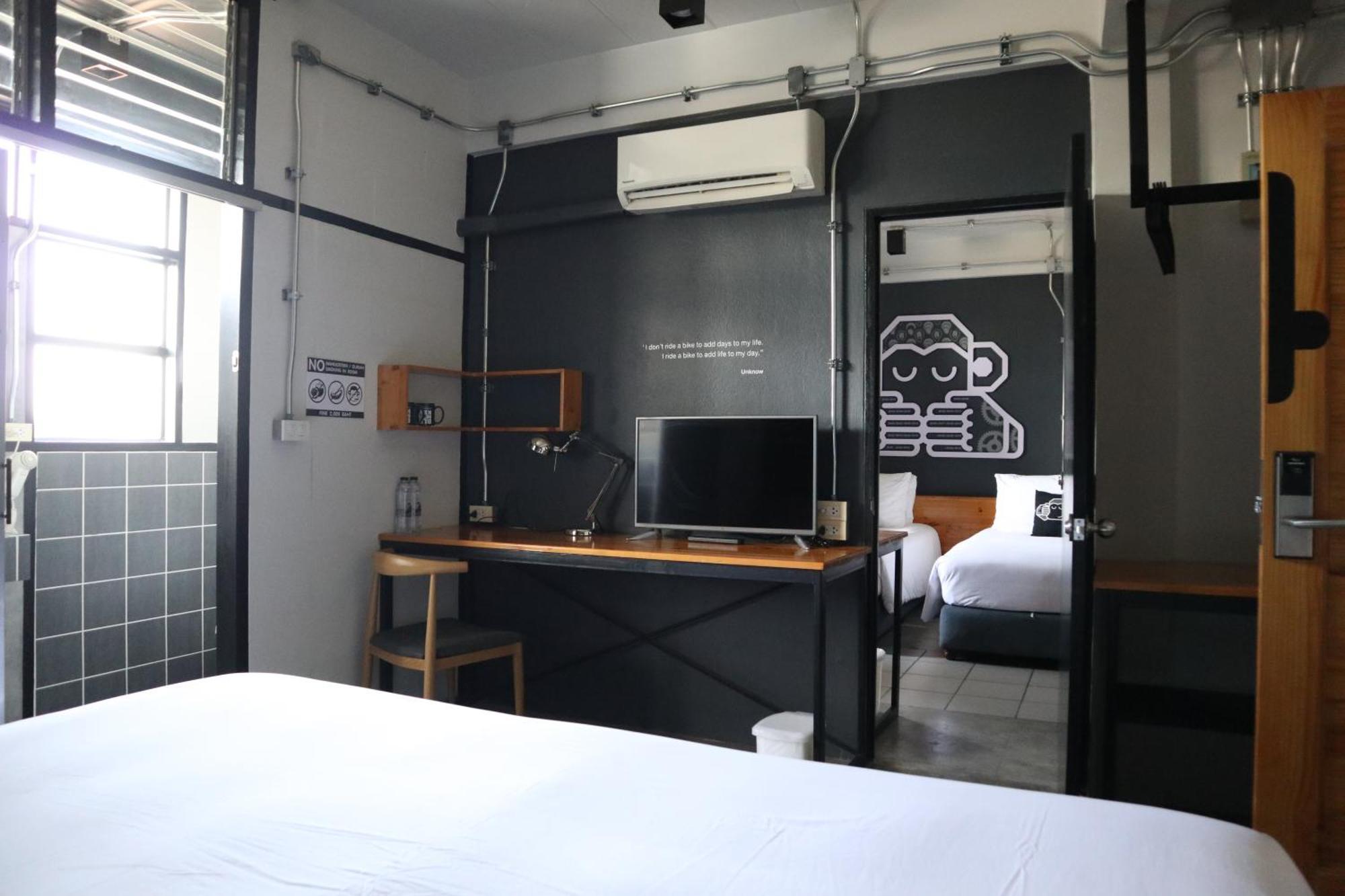 Blu Monkey Hub & Hotel Surat Thani Buitenkant foto